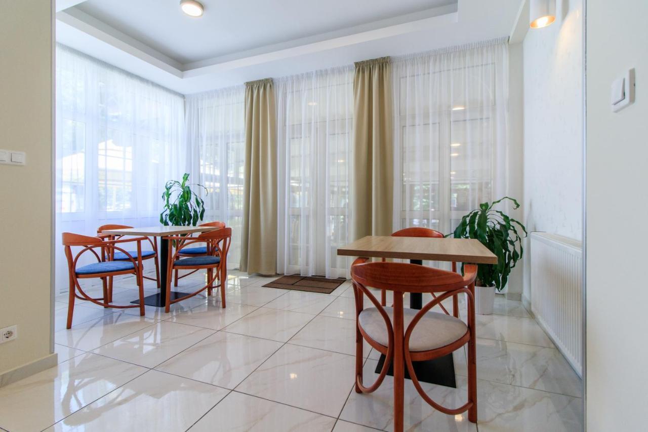 Villa Marina Inn Шиофок Экстерьер фото