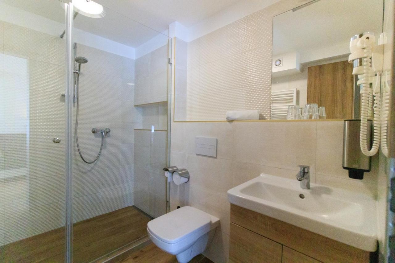 Villa Marina Inn Шиофок Экстерьер фото