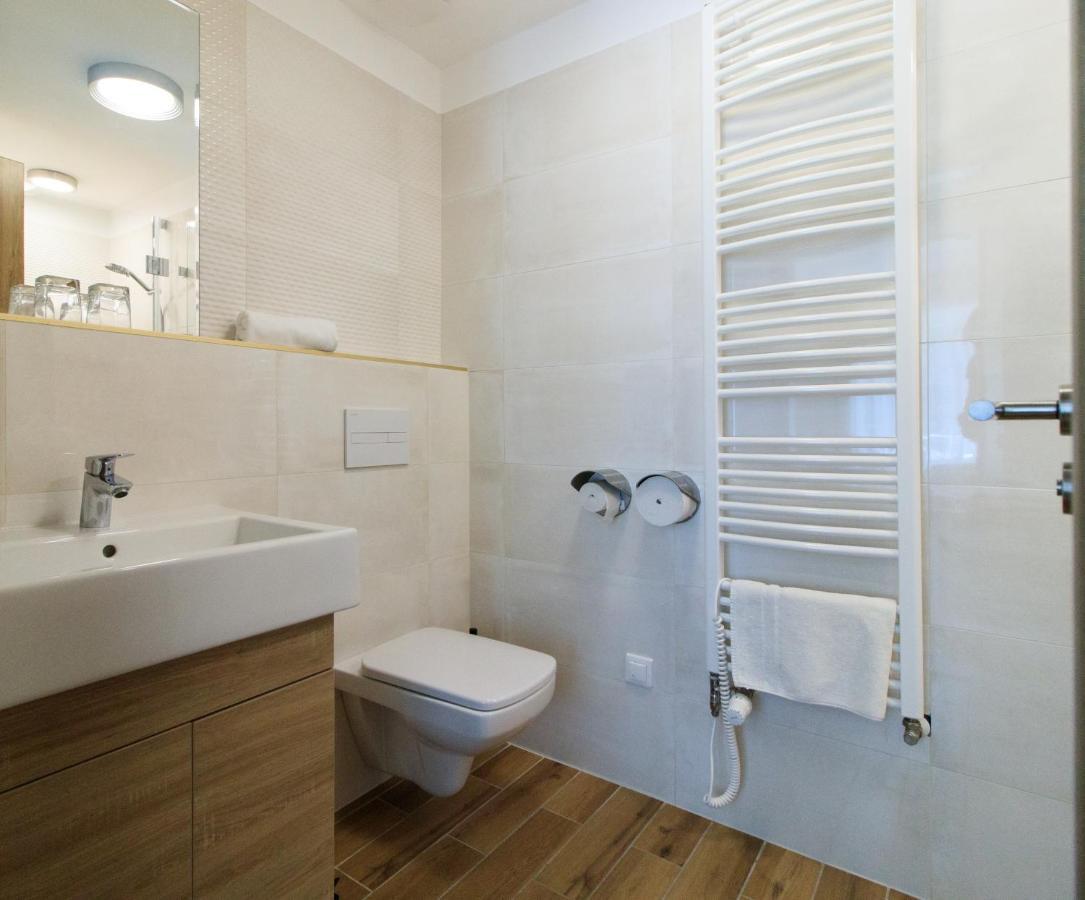 Villa Marina Inn Шиофок Экстерьер фото
