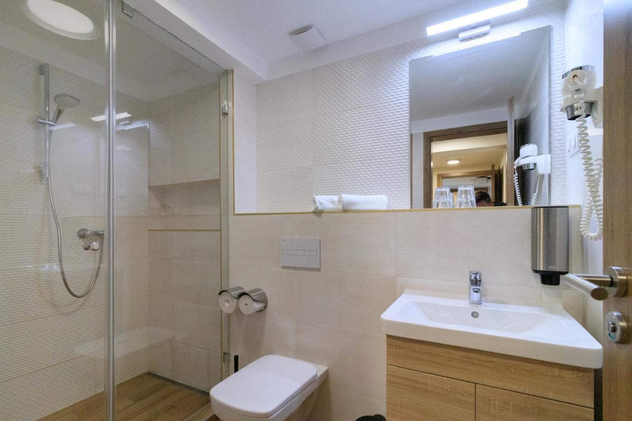 Villa Marina Inn Шиофок Экстерьер фото