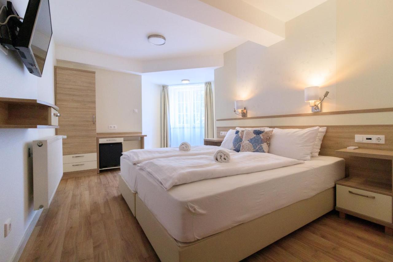 Villa Marina Inn Шиофок Экстерьер фото